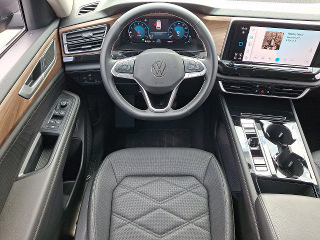 Used 2025 Volkswagen Atlas SE AWD/4WD image 3
