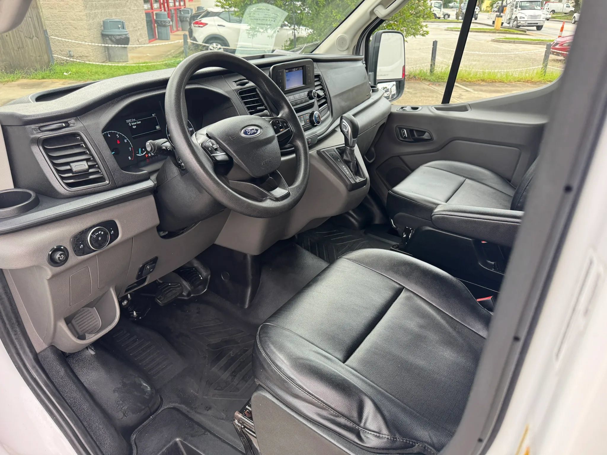 Used 2023 Ford Transit 350 DRW RWD image 19