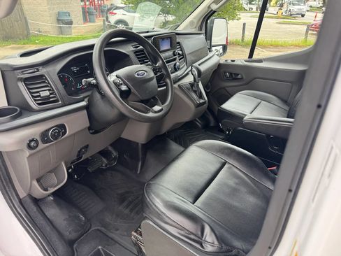 Used 2023 Ford Transit 350 DRW RWD image 19