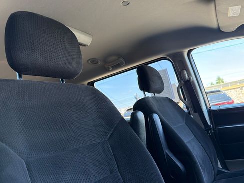 Used 2013 Dodge Grand Caravan SXT FWD image 19