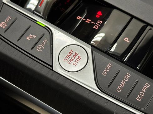 Used 2026 BMW 330i Sedan w/ Premium Package image 28