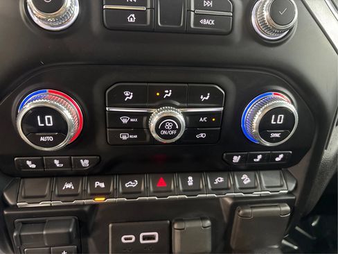 Used 2022 GMC Sierra 1500 SLT w/ SLT Premium Plus Package AWD/4WD image 37