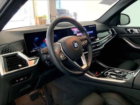 Used 2024 BMW X5 xDrive50e w/ Parking Assistance Package AWD/4WD image 7