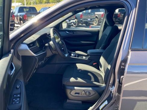 New 2025 Jeep Grand Cherokee L Laredo w/ Luxury Tech Group I image 15