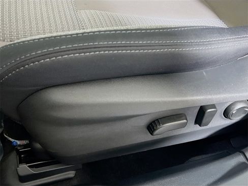 Used 2025 Subaru Outback Premium image 18