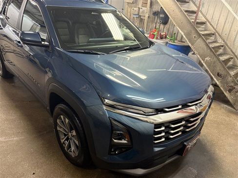 Used 2025 Chevrolet Equinox LT w/ Convenience Package II image 1