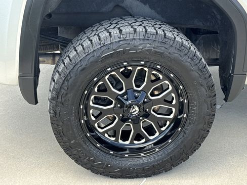 Used 2020 GMC Sierra 1500 SLT w/ Driver Alert Package I AWD/4WD image 12