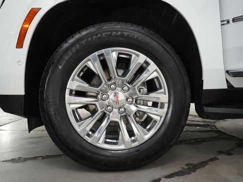Used 2025 GMC Yukon Denali AWD/4WD image 36