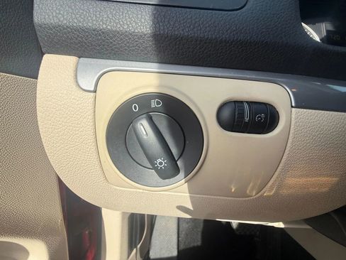 Used 2010 Volkswagen Jetta Limited Edition image 20