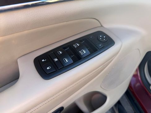 Used 2018 Jeep Grand Cherokee Limited image 20