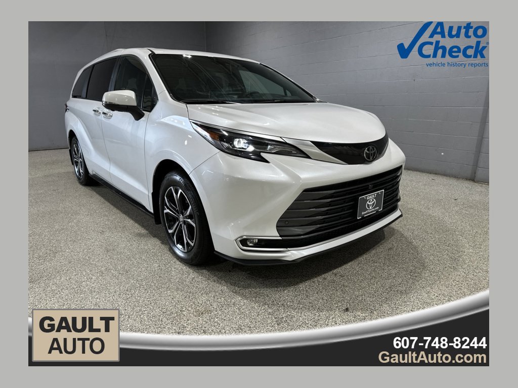 Used 2026 Toyota Sienna Platinum AWD/4WD image 1