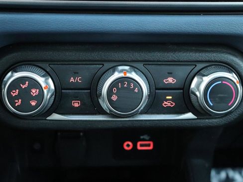 Used 2024 Nissan Versa SV image 31