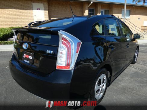 Used 2014 Toyota Prius Four w/ Solar Roof Package FWD image 8