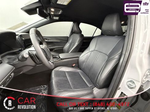 Used 2025 Toyota Camry XSE FWD image 13