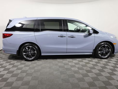 Used 2024 Honda Odyssey Elite image 4