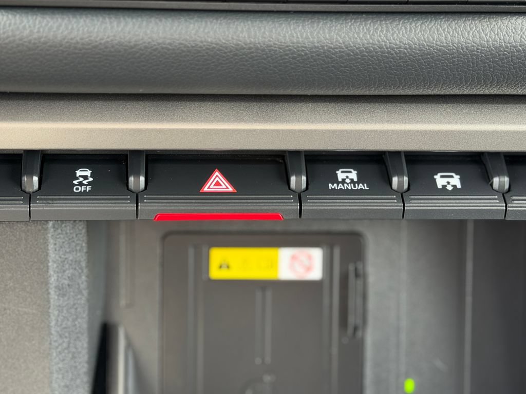 Used 2023 Toyota Tundra Limited w/ Power Package AWD/4WD image 16
