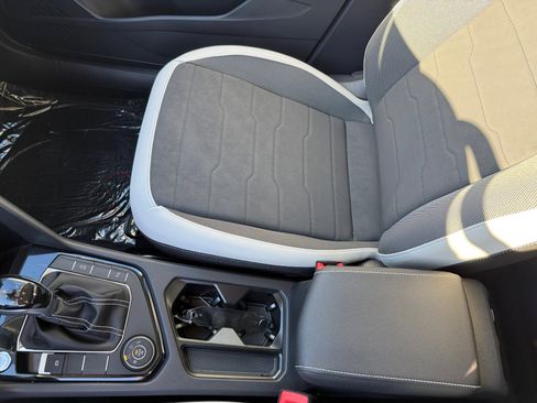 New 2026 Volkswagen Taos SE image 14