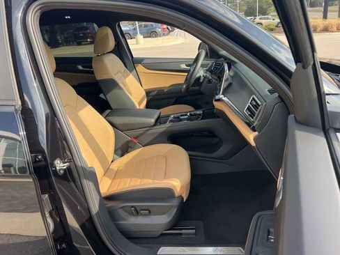 New 2026 Volkswagen Atlas Cross Sport SEL R-Line image 38