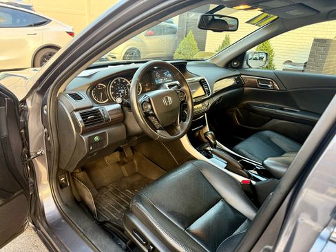 Used 2017 Honda Accord EX-L image 16