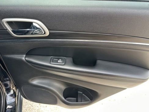 Used 2022 Jeep Grand Cherokee Limited RWD image 42