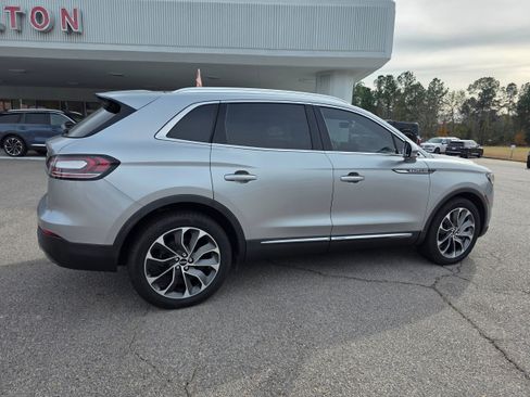 Used 2021 Lincoln Nautilus Reserve image 3