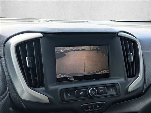 Used 2022 GMC Terrain SLE w/ Elevation Edition FWD image 11