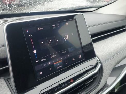 Used 2022 Jeep Compass Latitude image 13