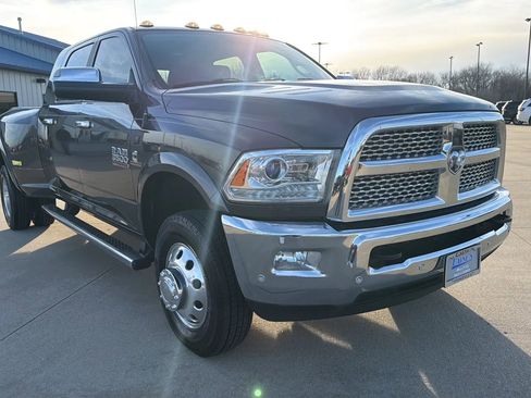 Used 2018 RAM 3500 Laramie image 35