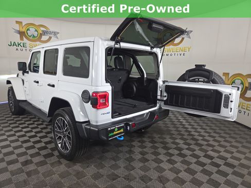 Used 2023 Jeep Wrangler Unlimited Sahara w/ Cold Weather Group AWD/4WD image 33