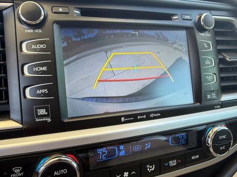 Used 2017 Toyota Highlander Limited FWD image 28