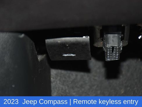 Used 2023 Jeep Compass Limited w/ Elite Group AWD/4WD image 10