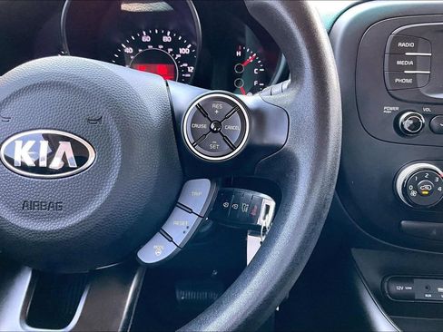 Used 2016 Kia Soul + FWD image 18