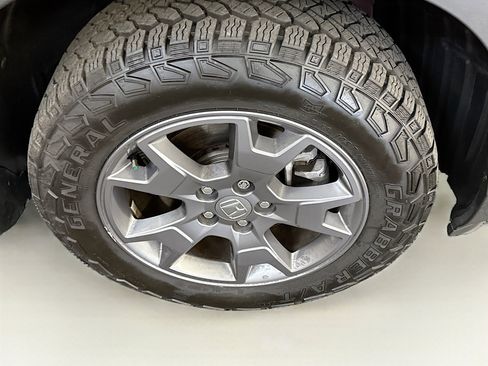 Used 2024 Honda Passport TrailSport image 11