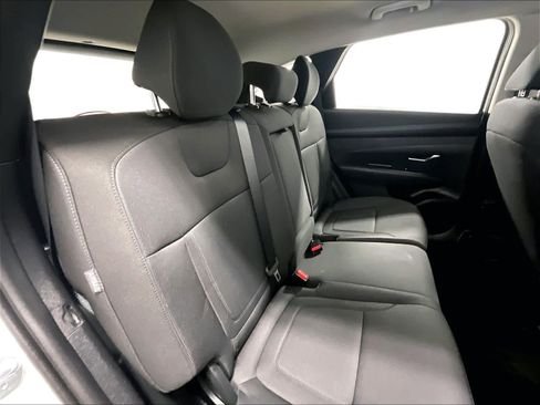 Certified 2025 Hyundai Tucson SE image 16