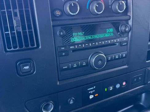 Used 2021 Chevrolet Express 2500 w/ Driver Convenience Package image 19