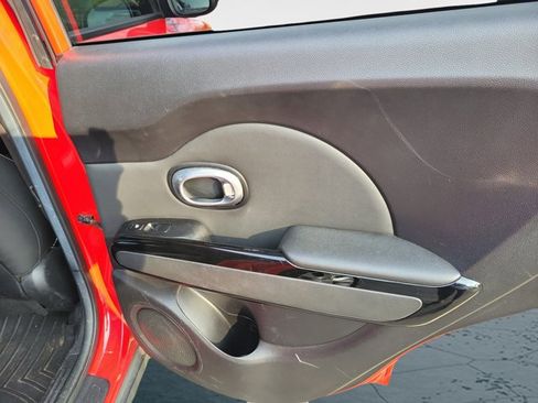 Used 2014 Kia Soul + w/ Primo Package image 15
