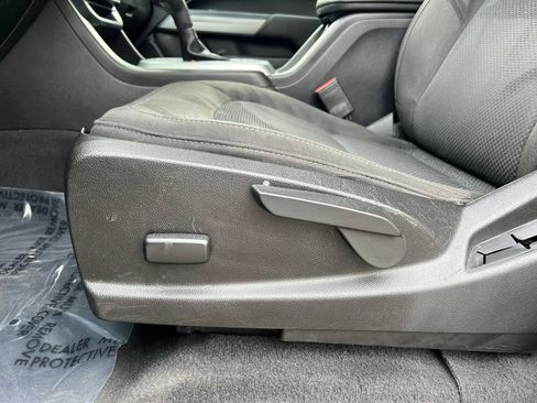 Used 2019 Chevrolet Colorado LT w/ LT Convenience Package AWD/4WD image 12