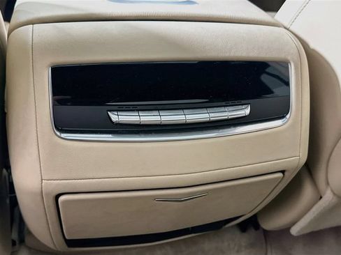 Certified 2024 Cadillac Escalade Premium Luxury w/ Performance Package AWD/4WD image 28