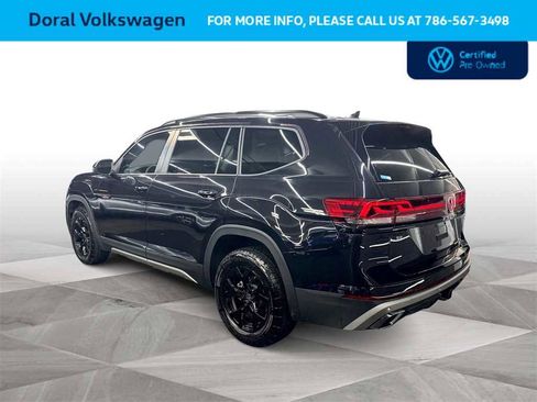 Certified 2025 Volkswagen Atlas Peak Edition SE image 6