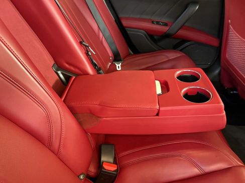 Used 2019 Maserati Ghibli S GranSport image 36