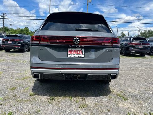New 2026 Volkswagen Atlas Peak Edition AWD/4WD image 3