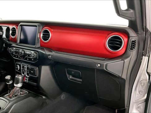 Used 2023 Jeep Gladiator Rubicon w/ Cold Weather Group AWD/4WD image 22