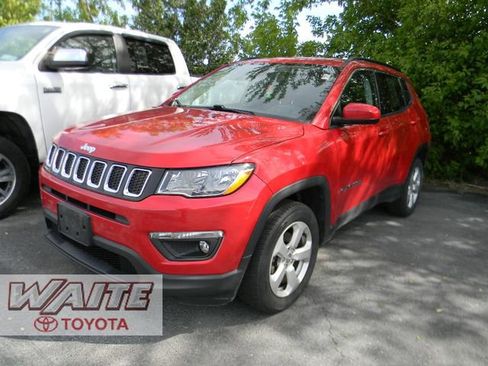 Used 2019 Jeep Compass Latitude w/ Popular Equipment Group AWD/4WD image 4