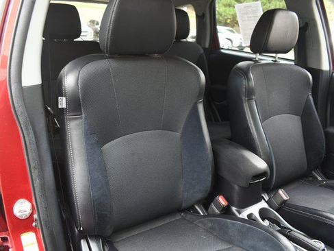 Used 2012 Mitsubishi Outlander SE AWD/4WD image 26