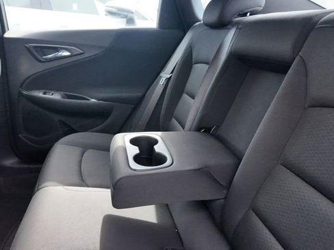 Used 2025 Chevrolet Malibu LT image 12