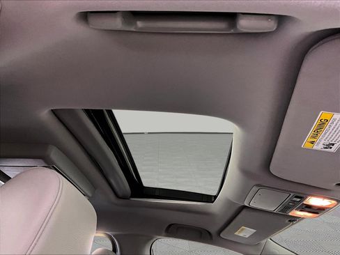 Used 2018 Honda Odyssey Elite image 24