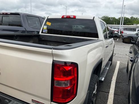 Used 2014 GMC Sierra 1500 SLT w/ All-Terrain Package AWD/4WD image 5