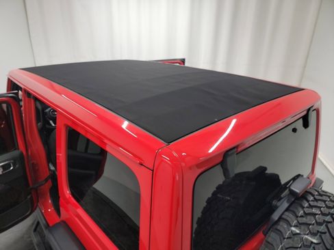 Used 2022 Jeep Wrangler Unlimited Rubicon w/ Cold Weather Group image 17