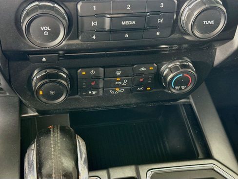 Used 2017 Ford F150 XLT w/ Equipment Group 302A Luxury AWD/4WD image 10