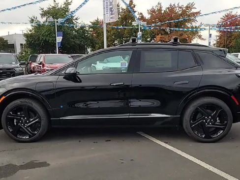 New 2026 Chevrolet Equinox EV RS image 5